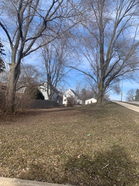 636 E 4th Avenue, Naperville, IL