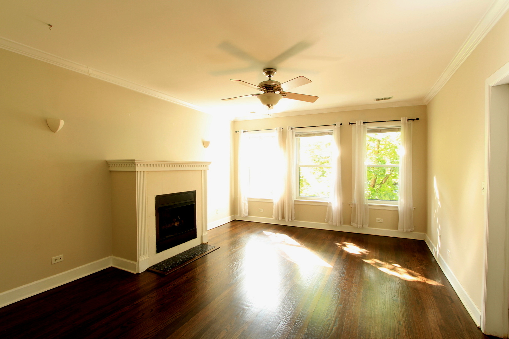 7059 N Damen Avenue #2N, Chicago, IL