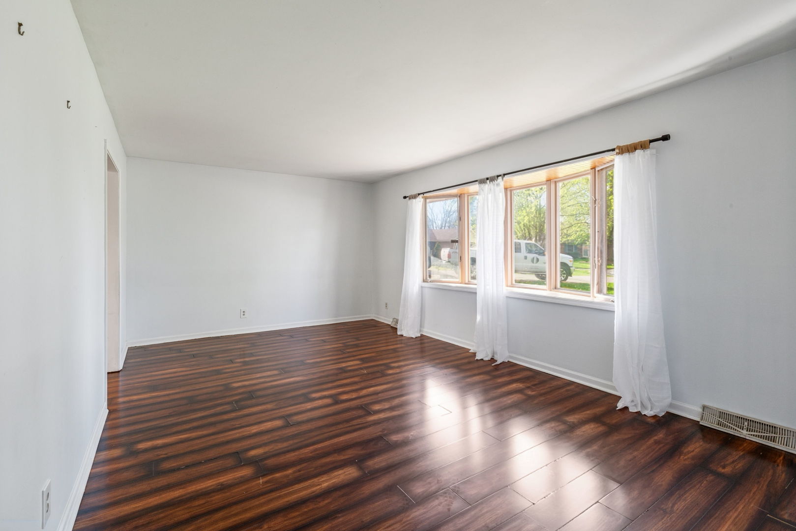 1320 Golfview Street, Aurora, IL