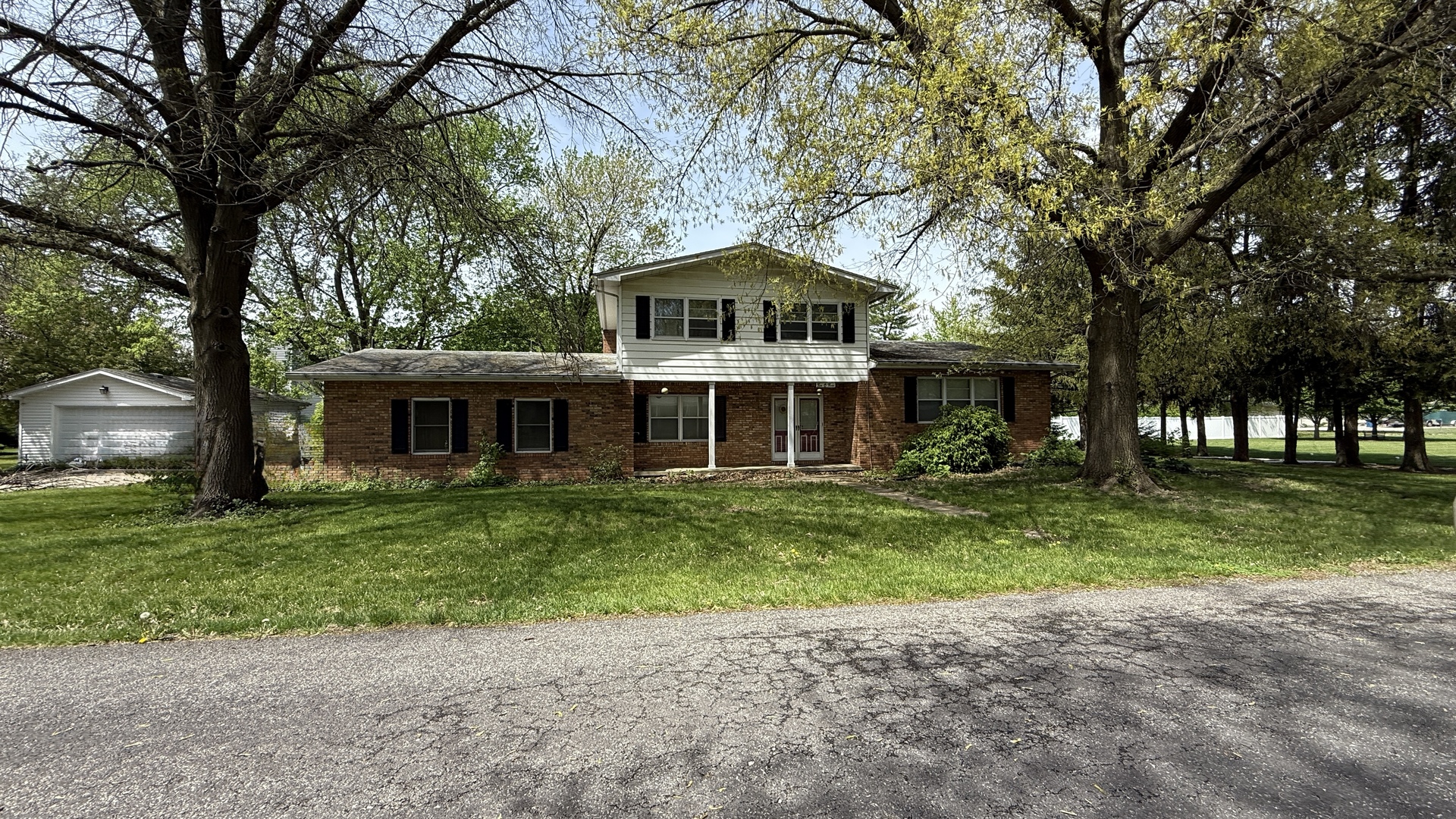 203 S Whitehead Street, Tolono, IL