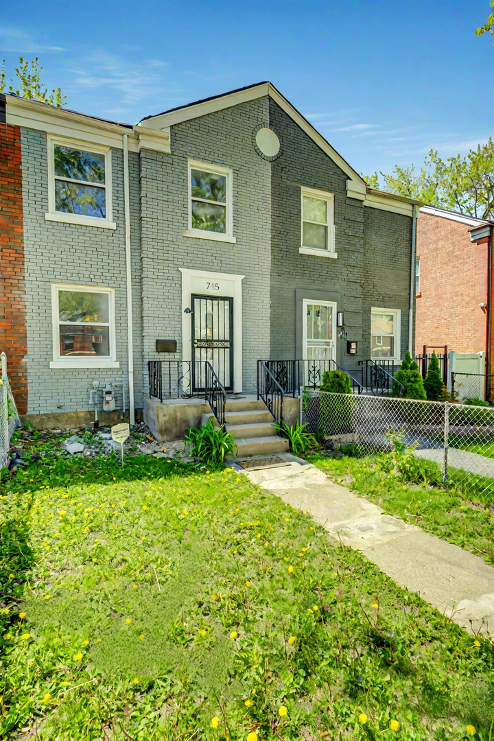 715 E 105TH Place, Chicago, IL