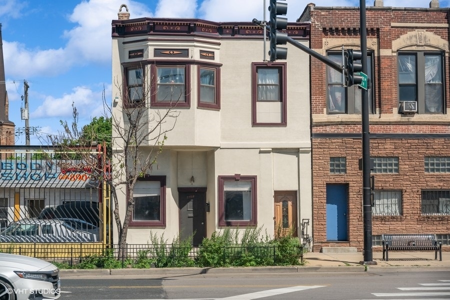 2410 S Blue Island Avenue, Chicago, IL