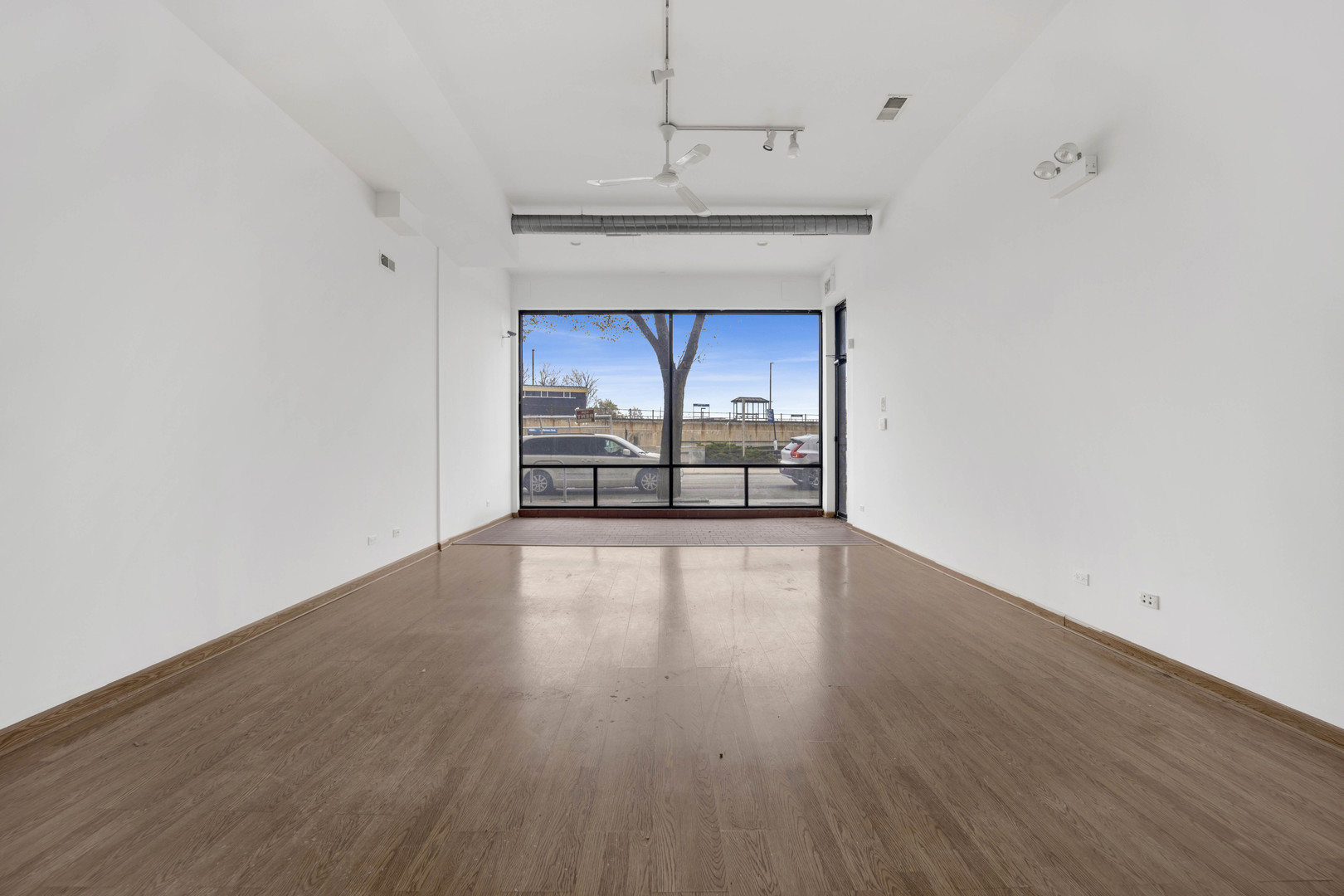 4962 N Milwaukee Avenue, Chicago, IL