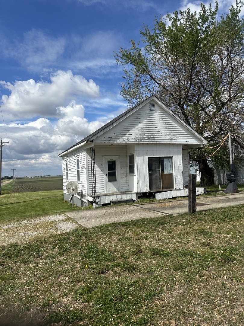 4499 N 3200 East Road, Arrowsmith, IL