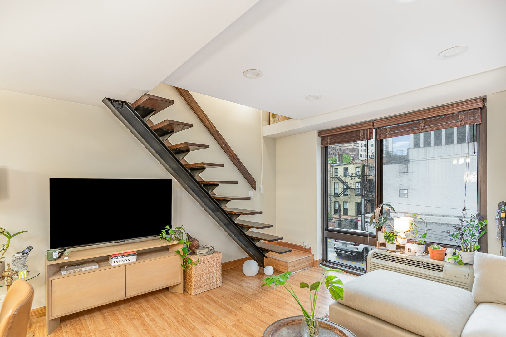 1221 N Dearborn Street #207N, Chicago, IL