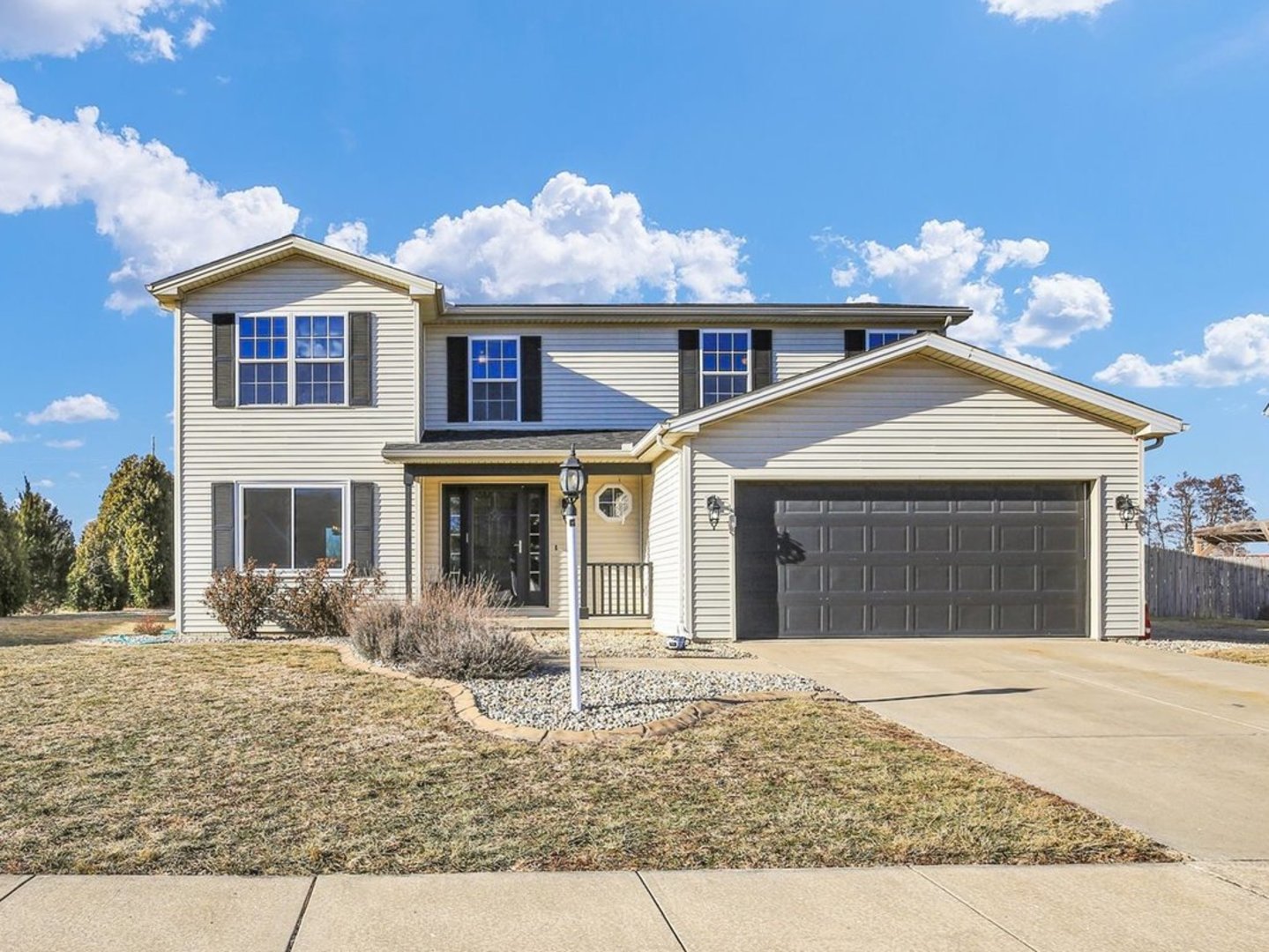 905 Bergamot Street, Savoy, IL