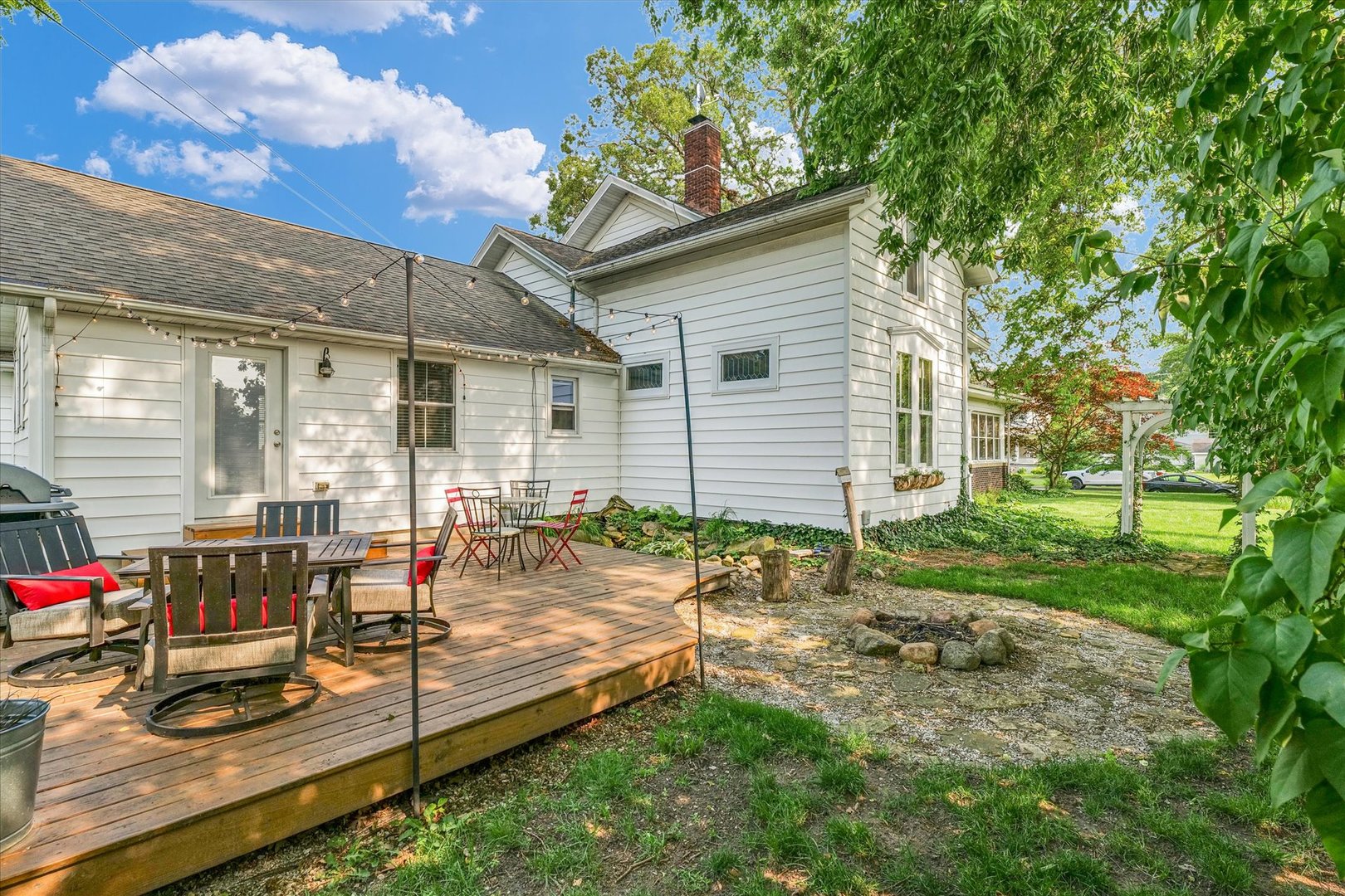 320 E Locust Street, Watseka, IL