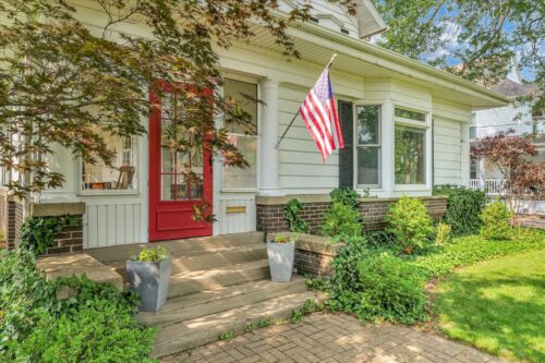 320 E Locust Street, Watseka, IL