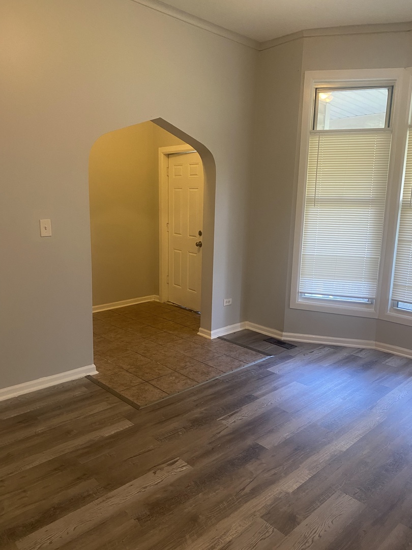 537 W 61st Place, Chicago, IL