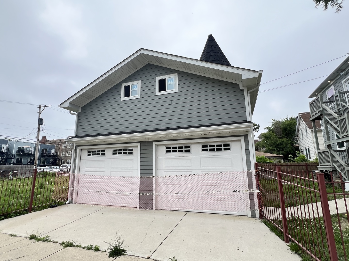 600 N Pine Avenue, Chicago, IL