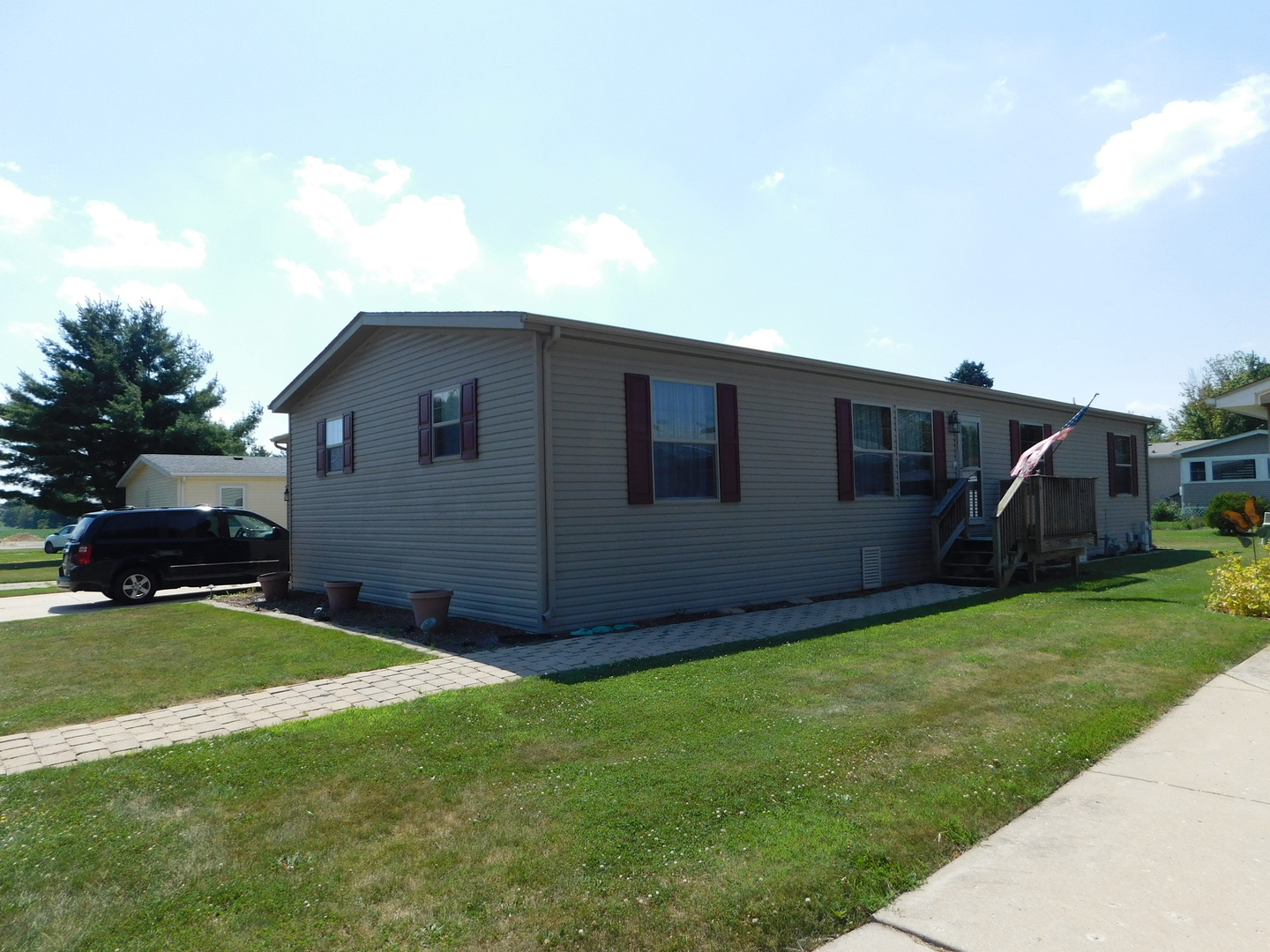 13 Hickory Lane, Sandwich, IL