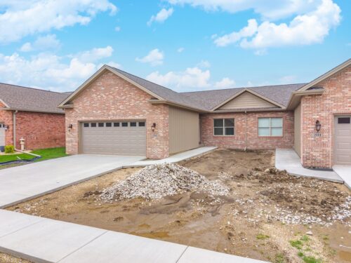 1922 Dunraven Road, Bloomington, IL