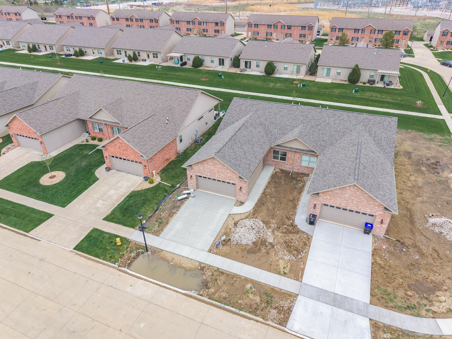 1922 Dunraven Road, Bloomington, IL