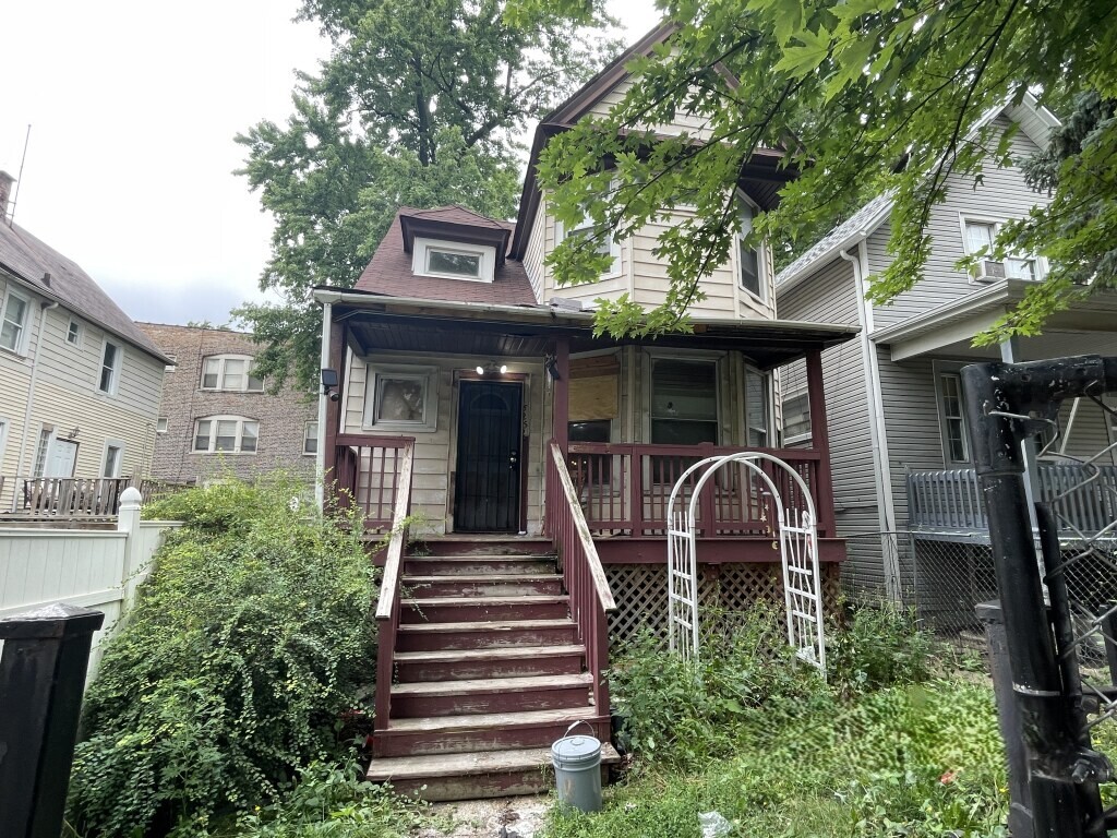5252 W Ferdinand Street, Chicago, IL