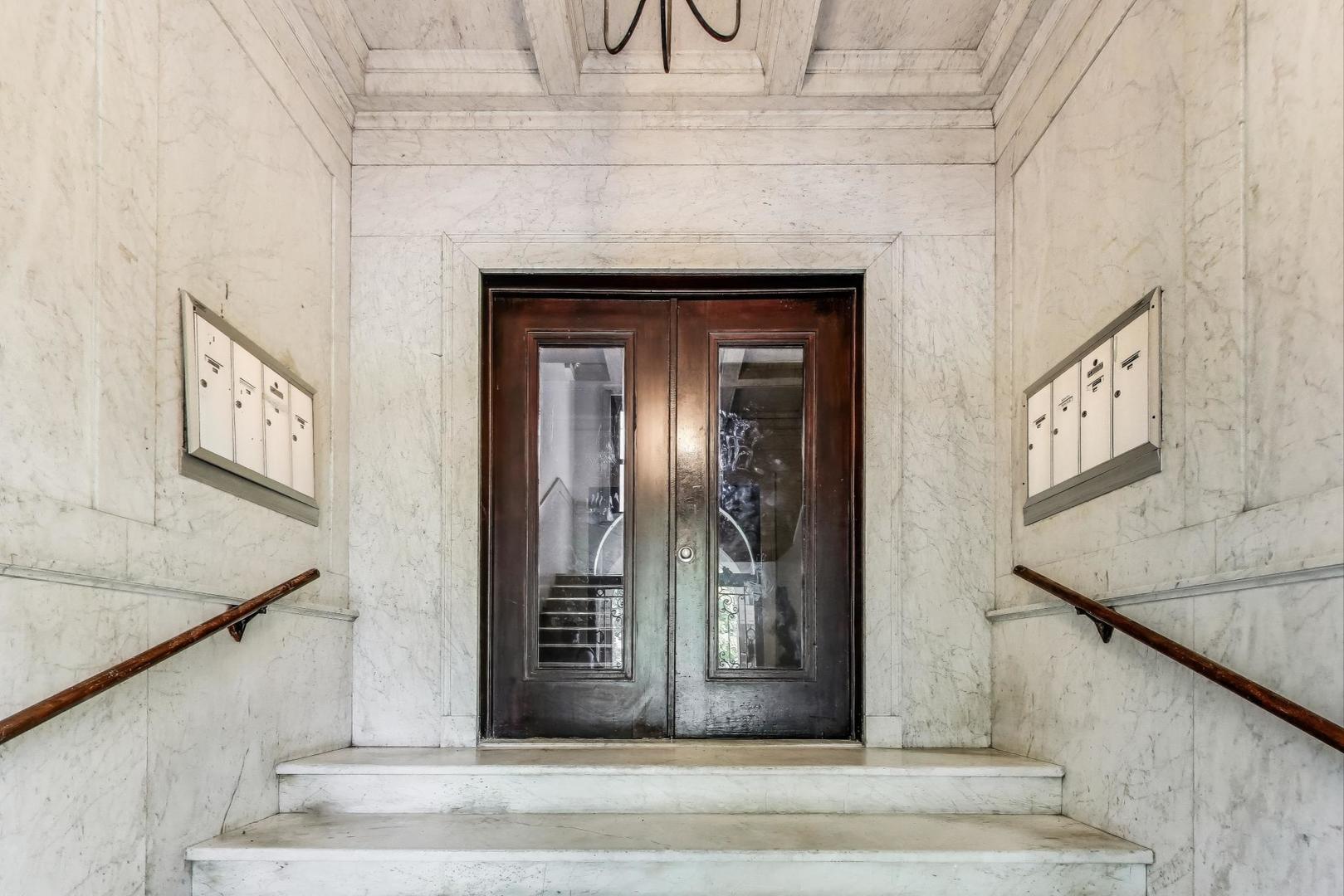 3735 S Lake Park Avenue #G, Chicago, IL