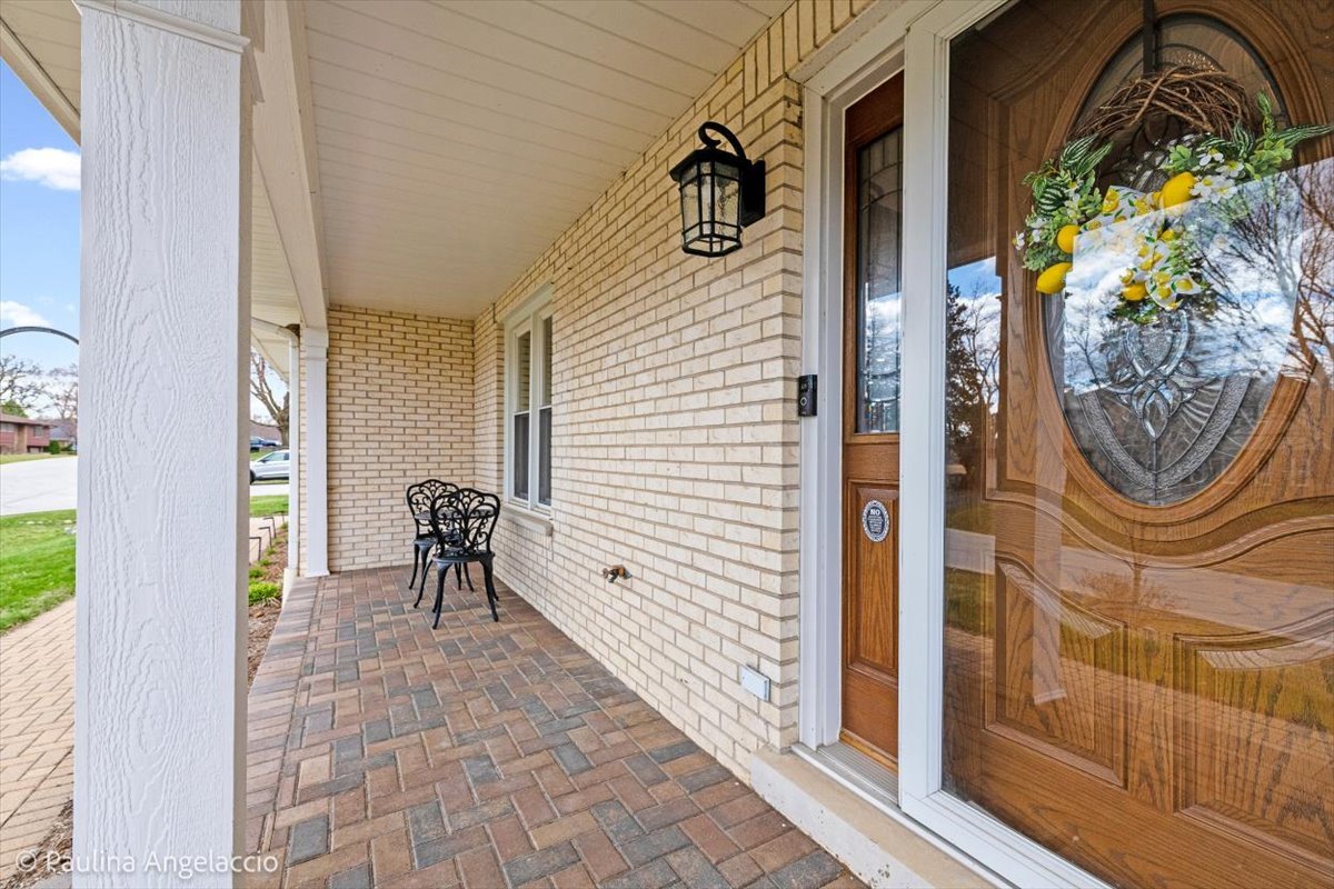 48 W Brentwood Drive, Palatine, IL