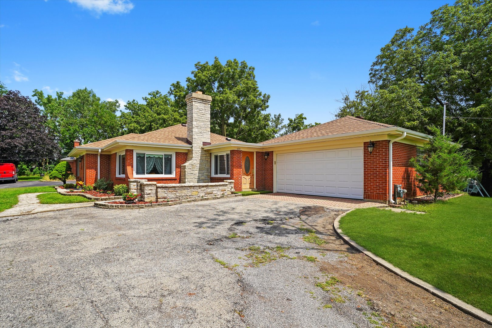 2N101 Glen Ellyn Road, Glendale Heights, IL