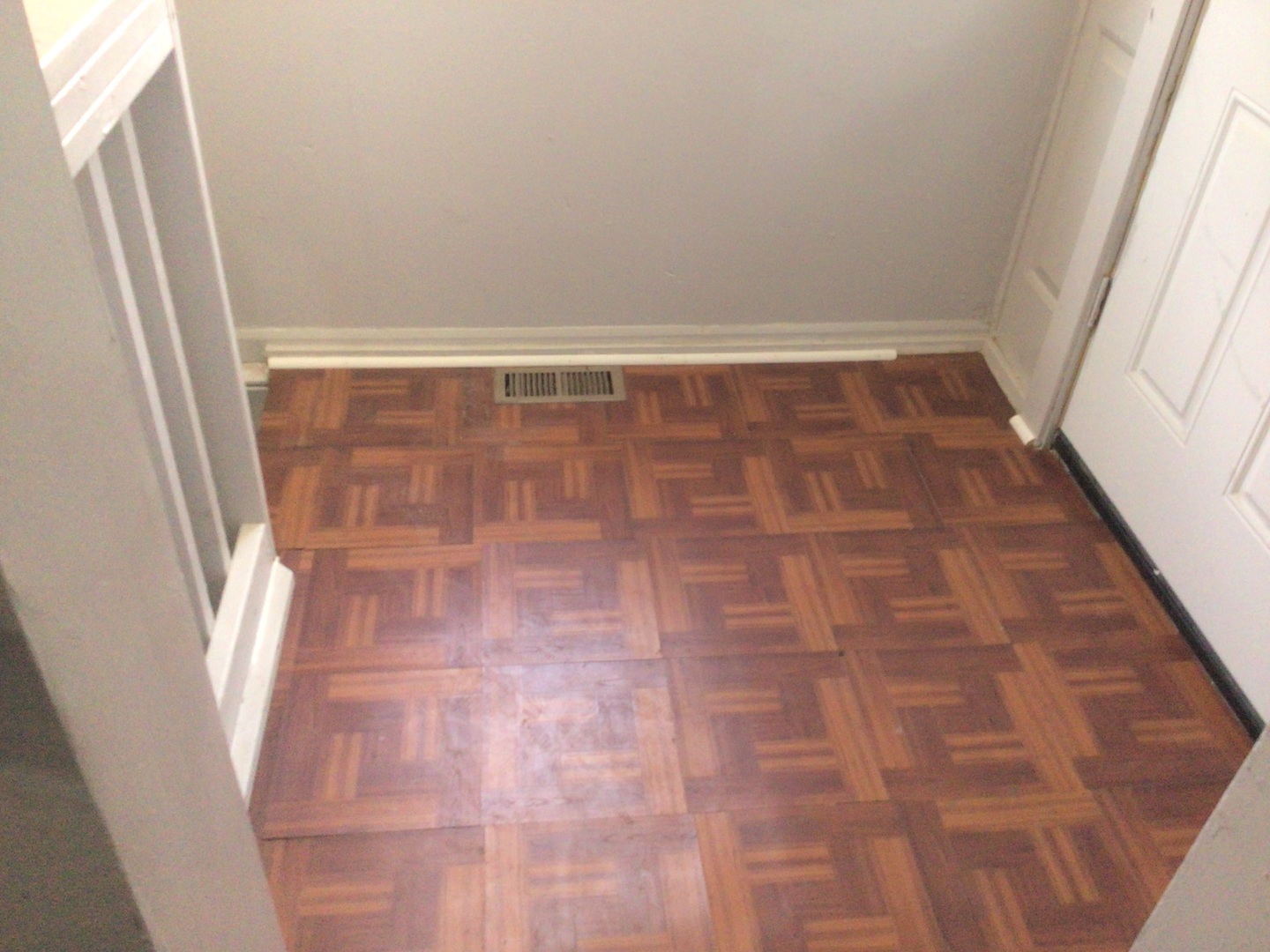 8518 S Givins Court, Chicago, IL