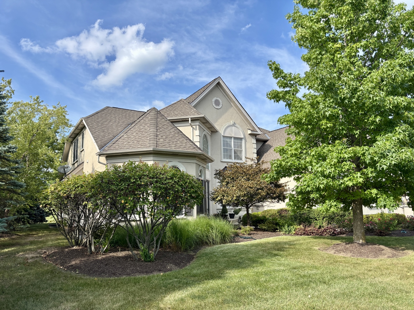 2 Wood Oaks Drive, South Barrington, IL