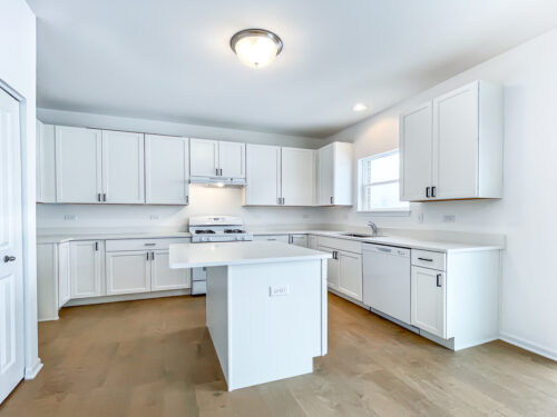 895 WILLOW Road, Manteno, IL