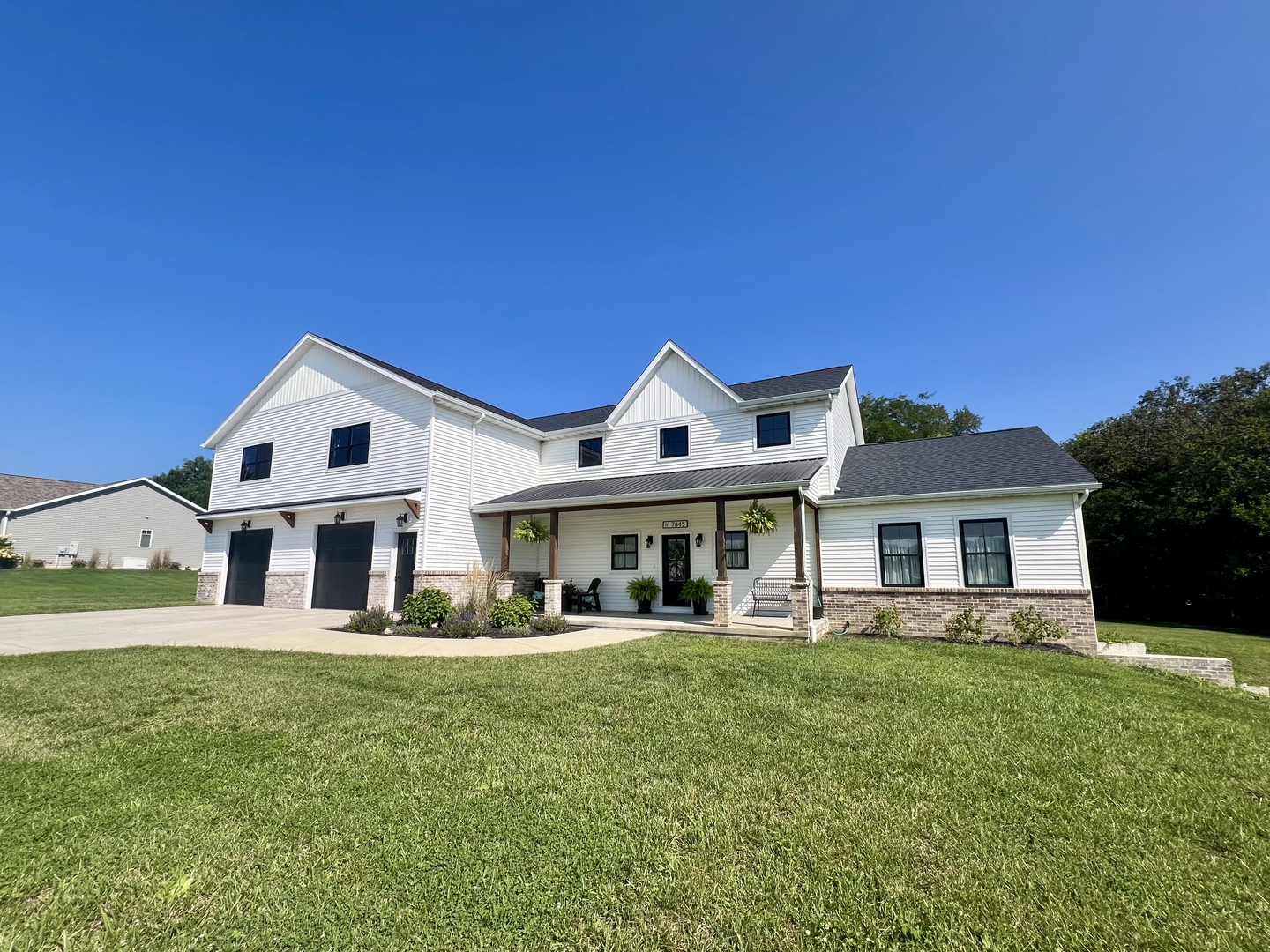 7845 Fitzgerald Road, Clinton, IL