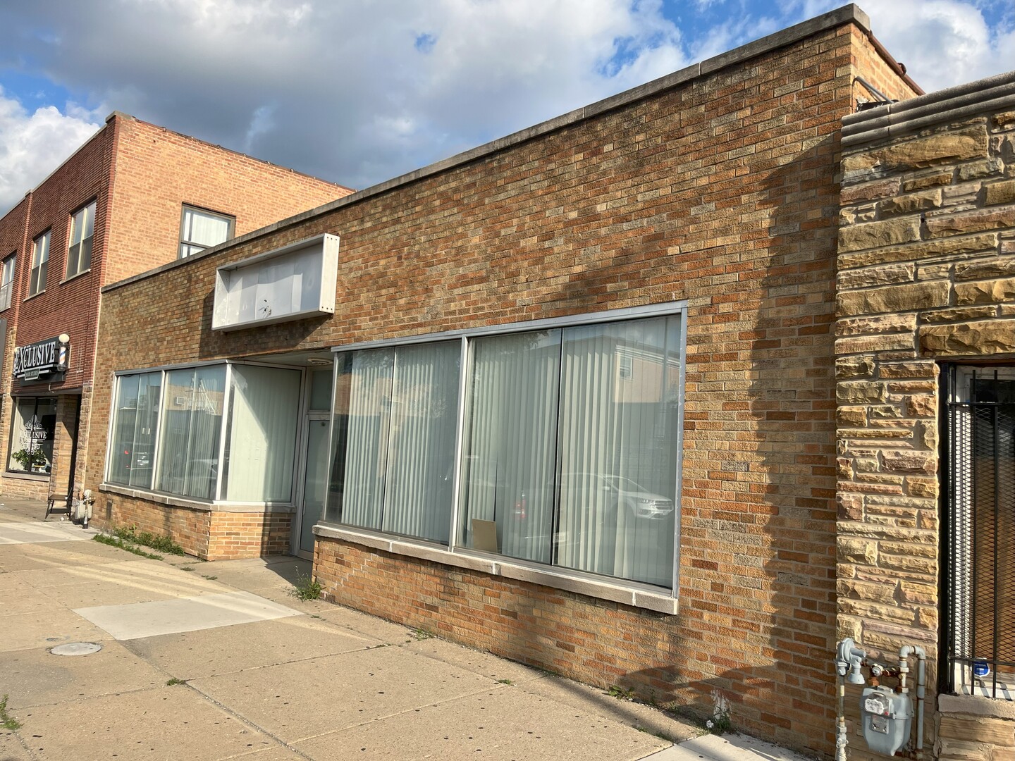 5245 W Diversey Avenue, Chicago, IL