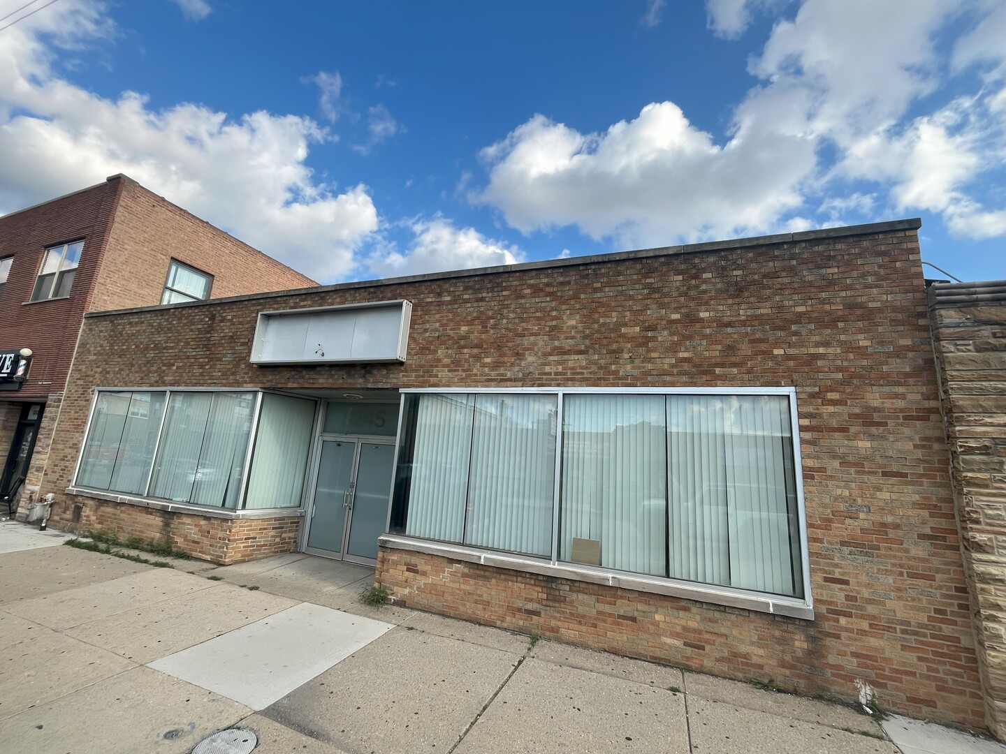 5245 W Diversey Avenue, Chicago, IL