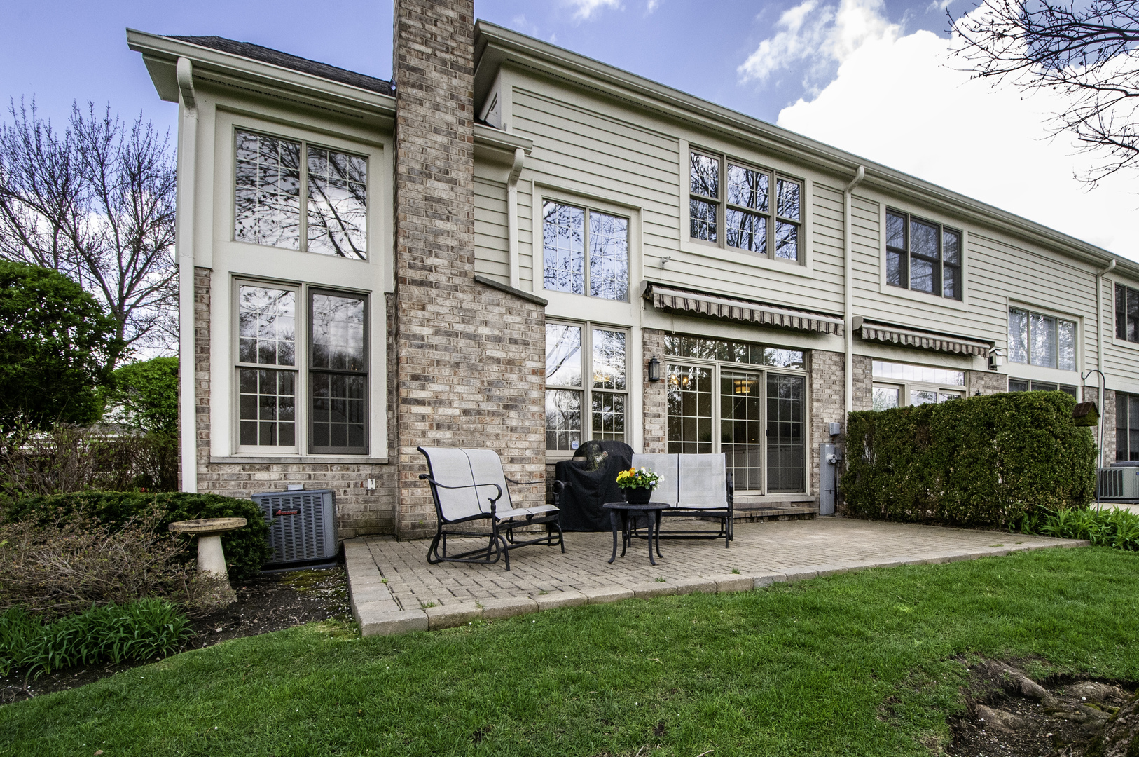 215 Wildflower Lane, La Grange, IL