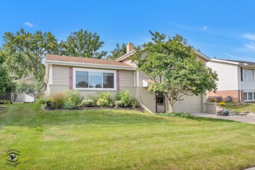 8838 Oakwood Drive, Hickory Hills, IL