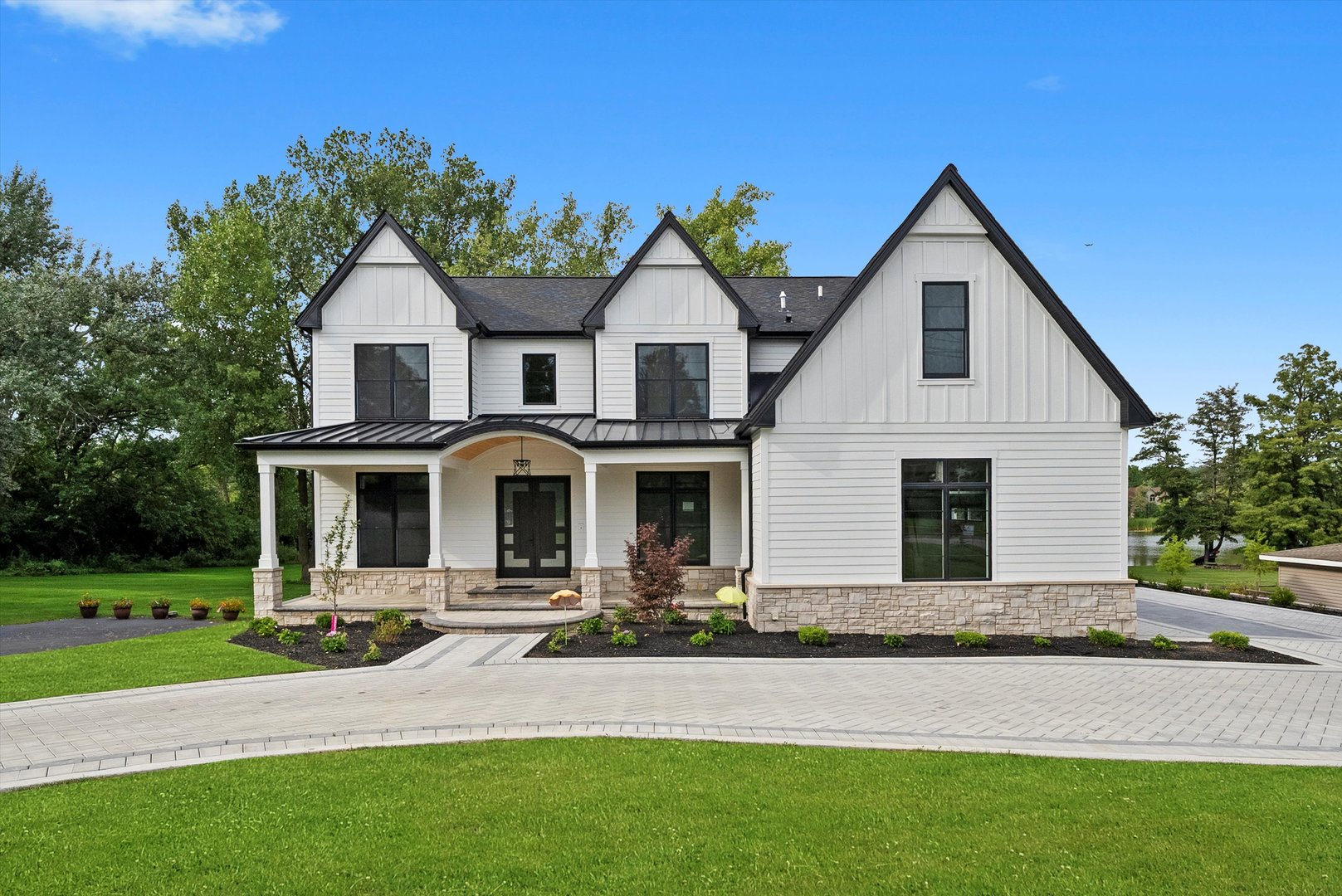 15W670 83rd Street, Burr Ridge, IL