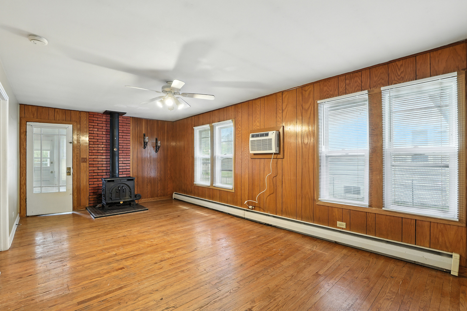 2804 Elim Avenue, Zion, IL