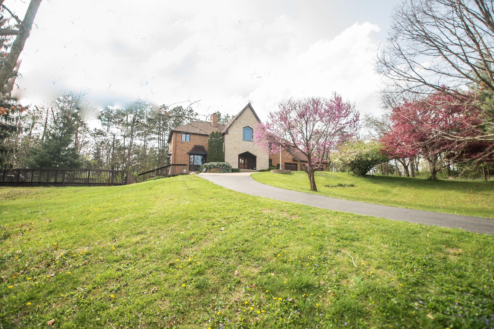 1131 Fourth Avenue, Dixon, IL