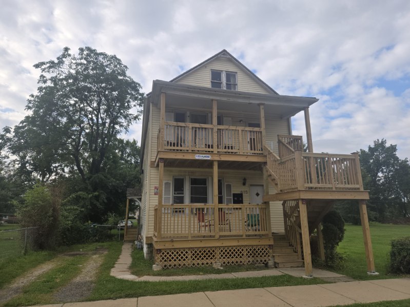 615 Frances Street, Phoenix, IL