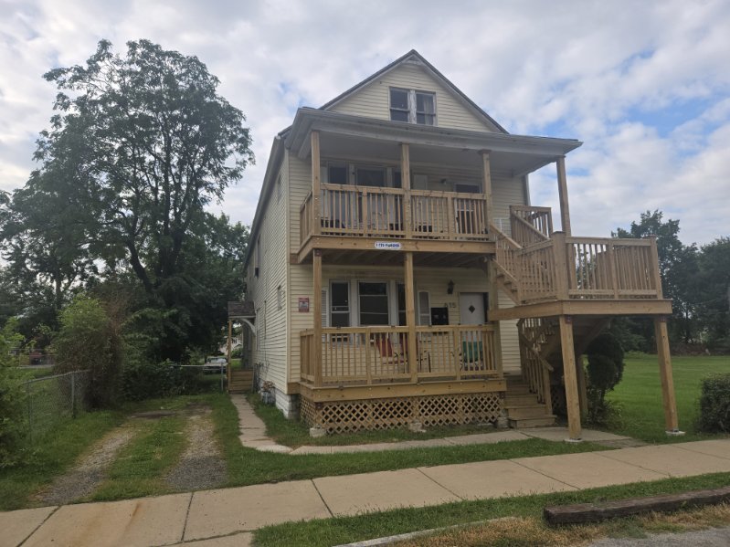 615 Frances Street, Phoenix, IL