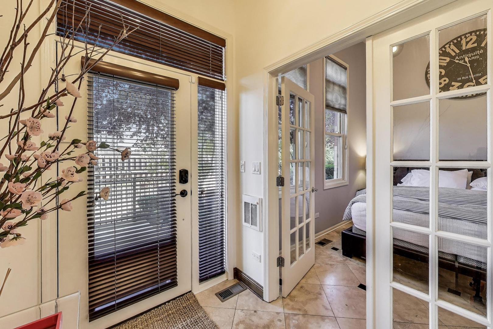 1009 N Riverwalk Street, Chicago, IL