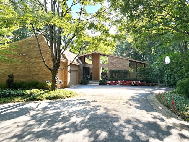 990 Sheridan Road, Highland Park, IL