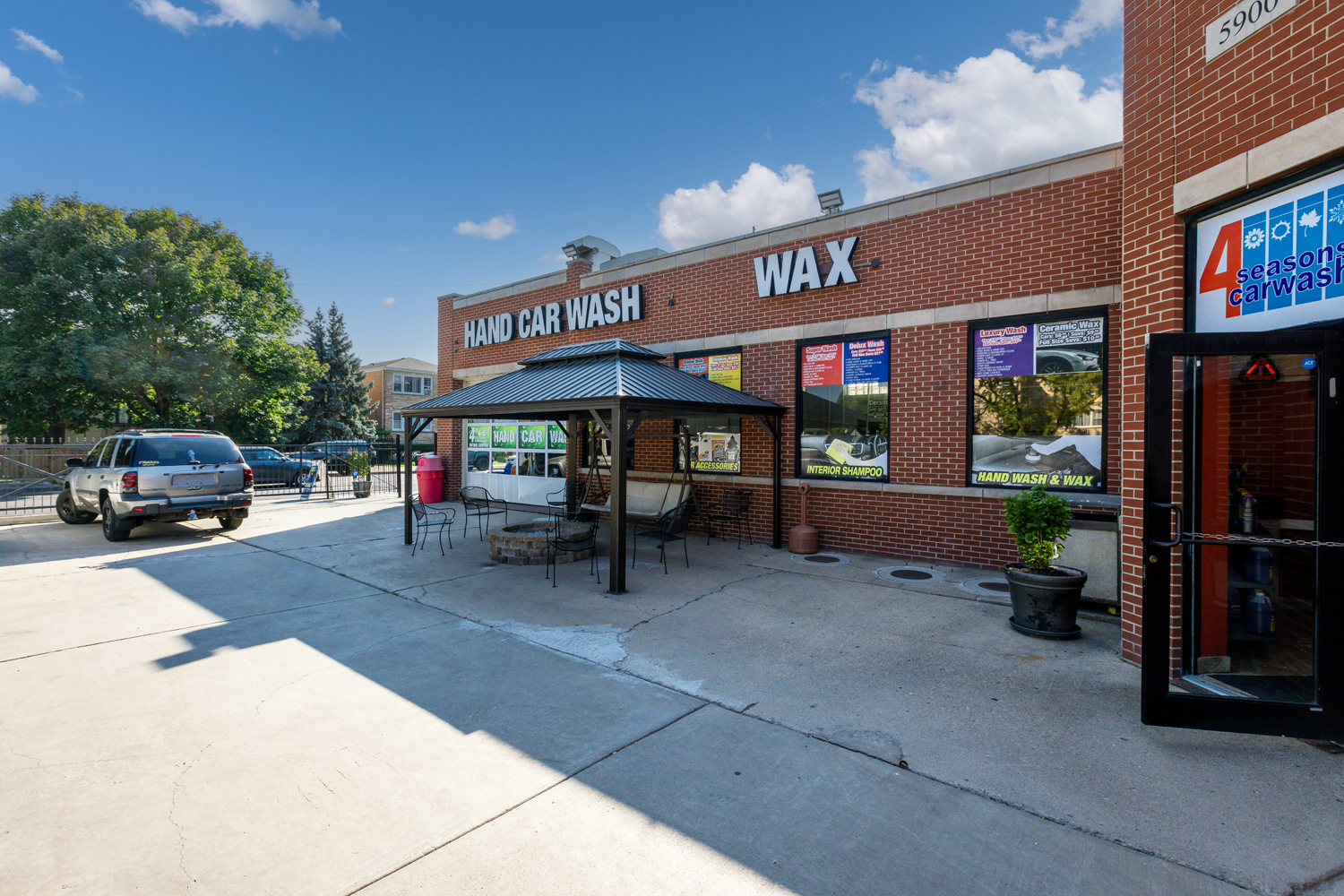 5900 W Addison Street, Chicago, IL