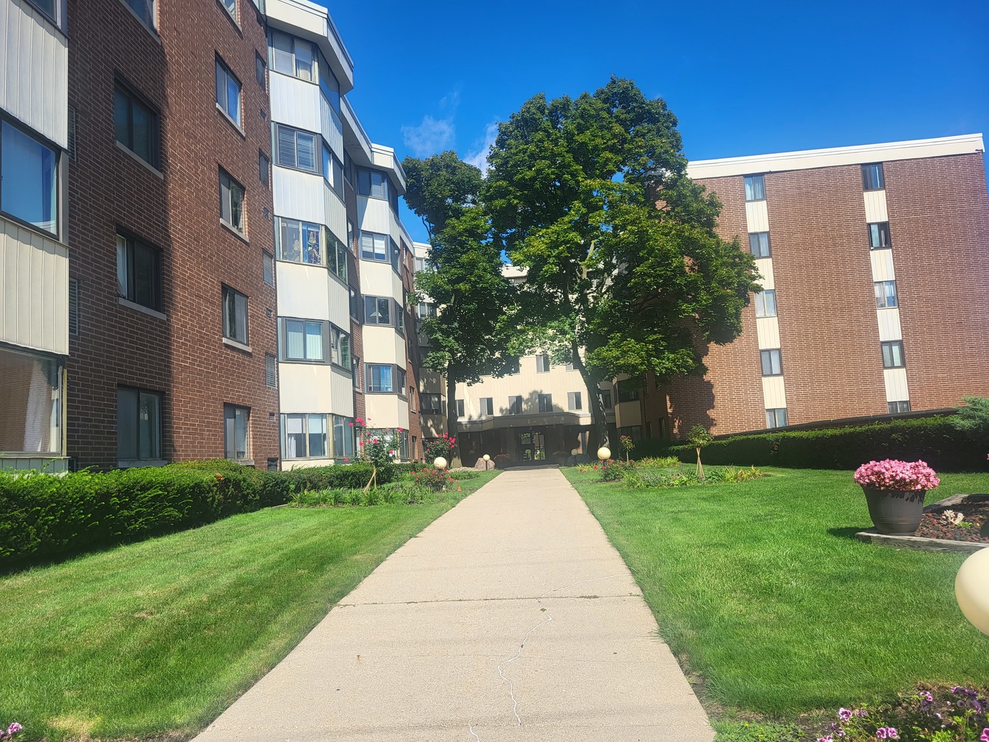 5500 Lincoln Avenue #109, Morton Grove, IL