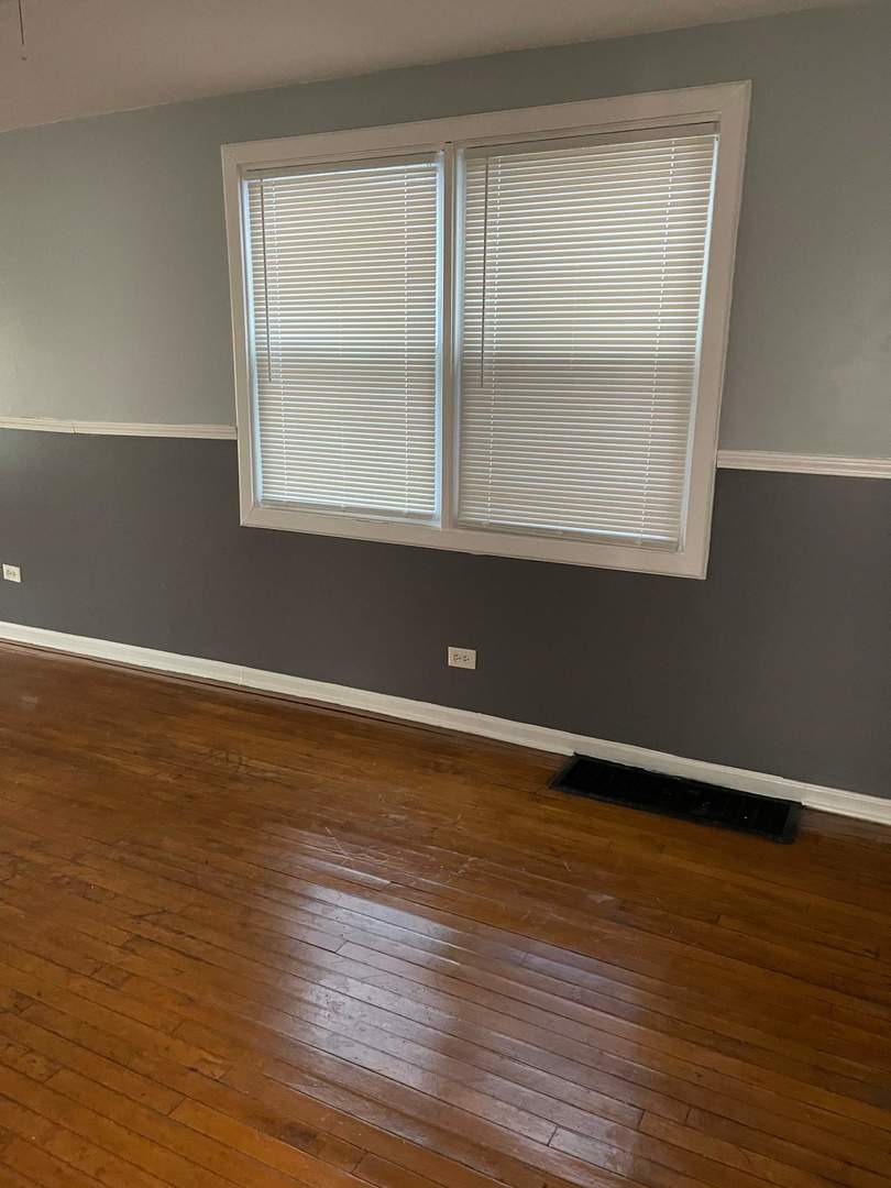 8112 S Escanaba Avenue, Chicago, IL