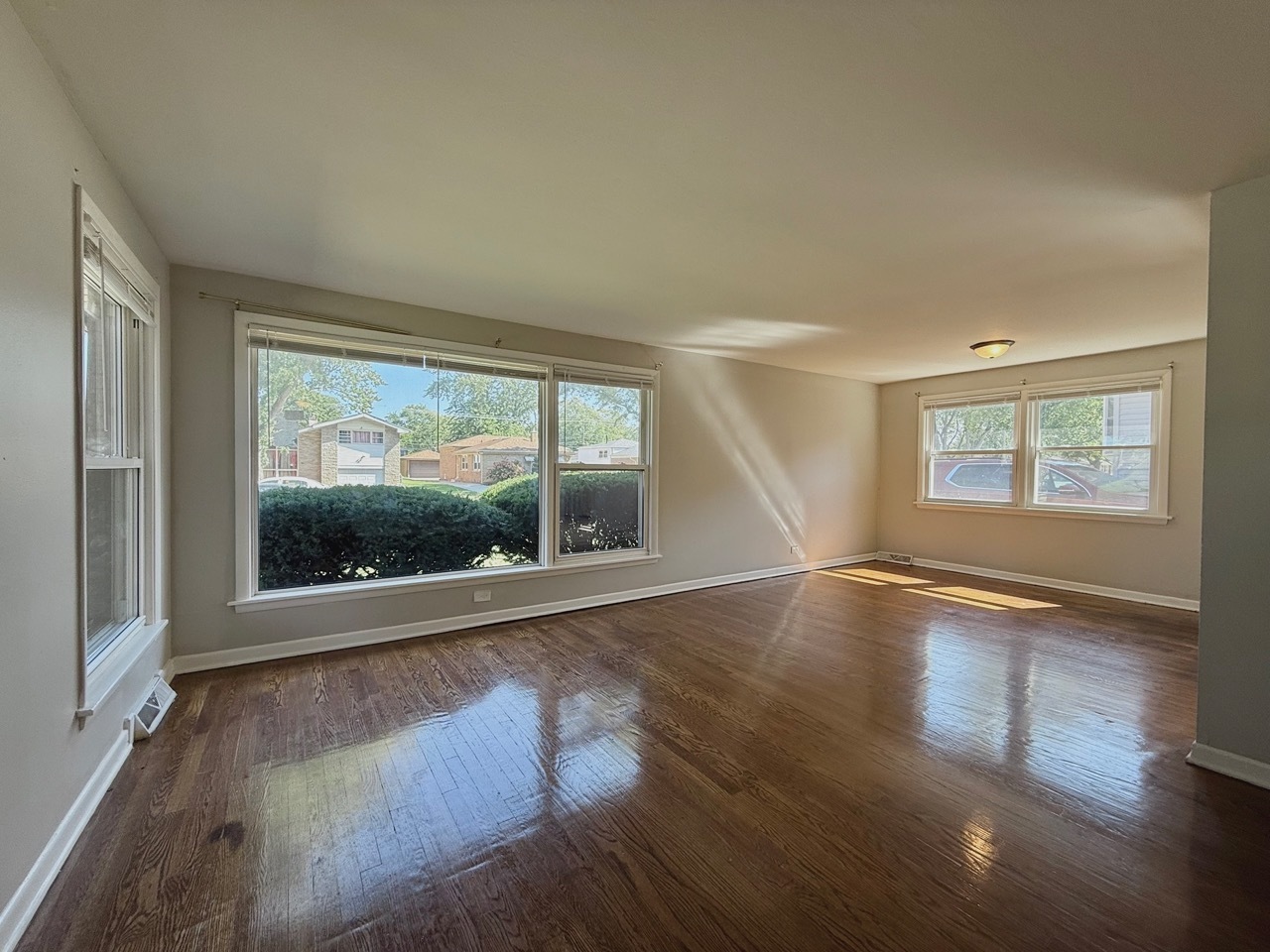 15530 University Avenue, Dolton, IL