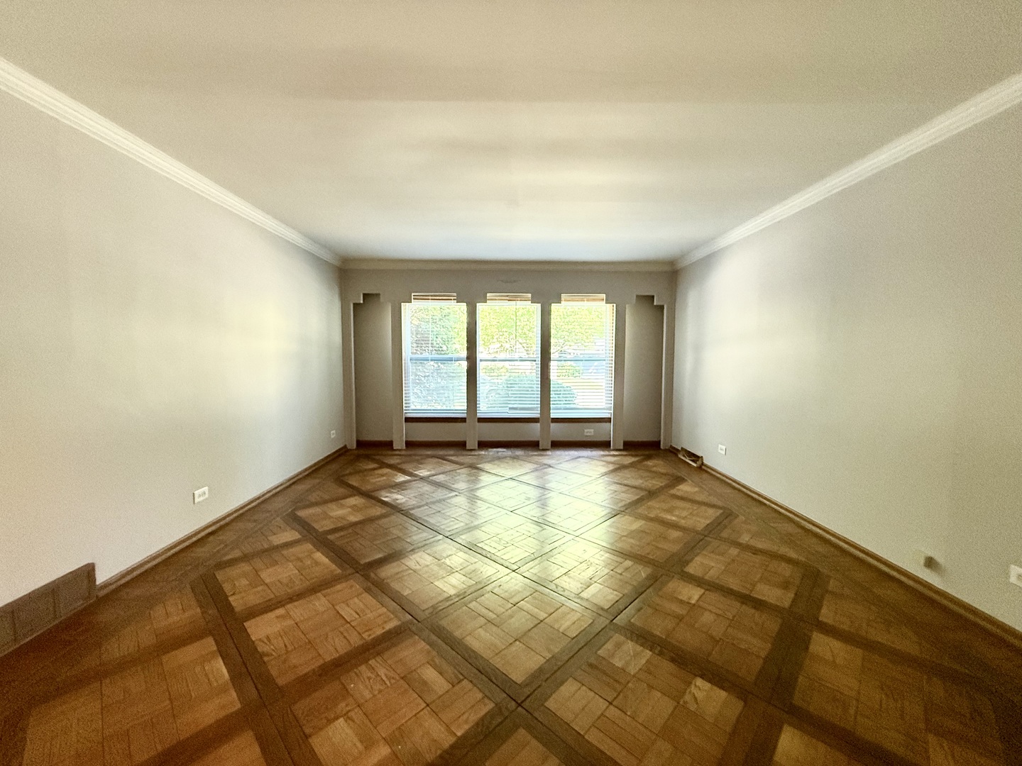 340 N Illinois Avenue, Glenwood, IL