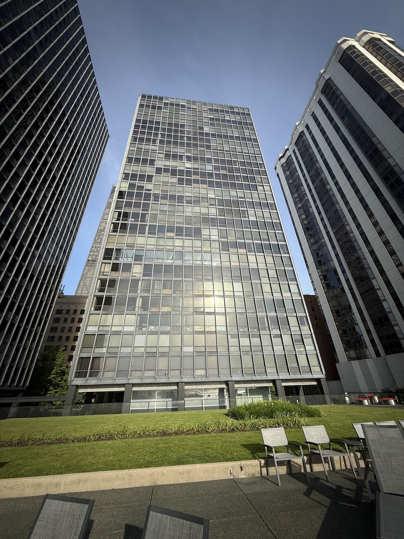 910 N Lake Shore Drive #1620, Chicago, IL