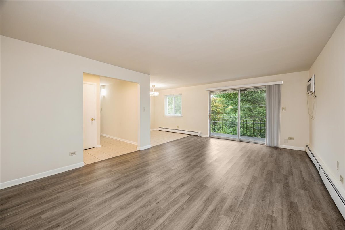 9821 S Cicero Avenue #8, Oak Lawn, IL