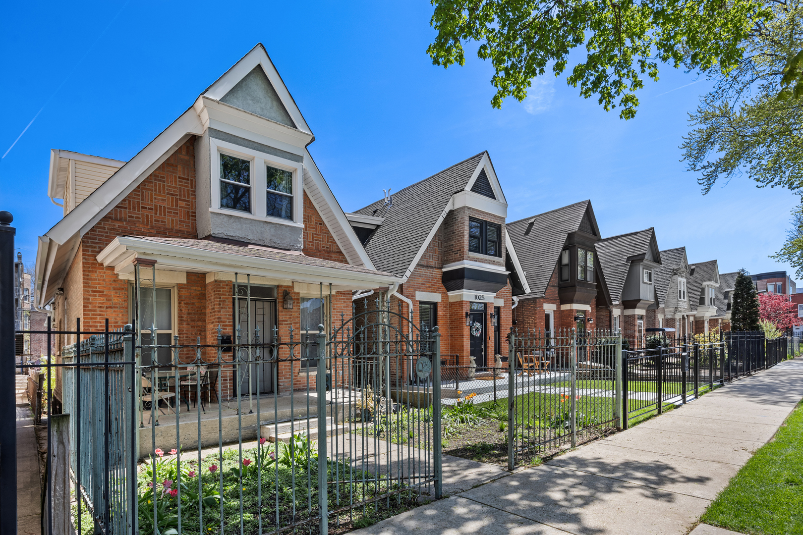 1023 S Claremont Street, Chicago, IL