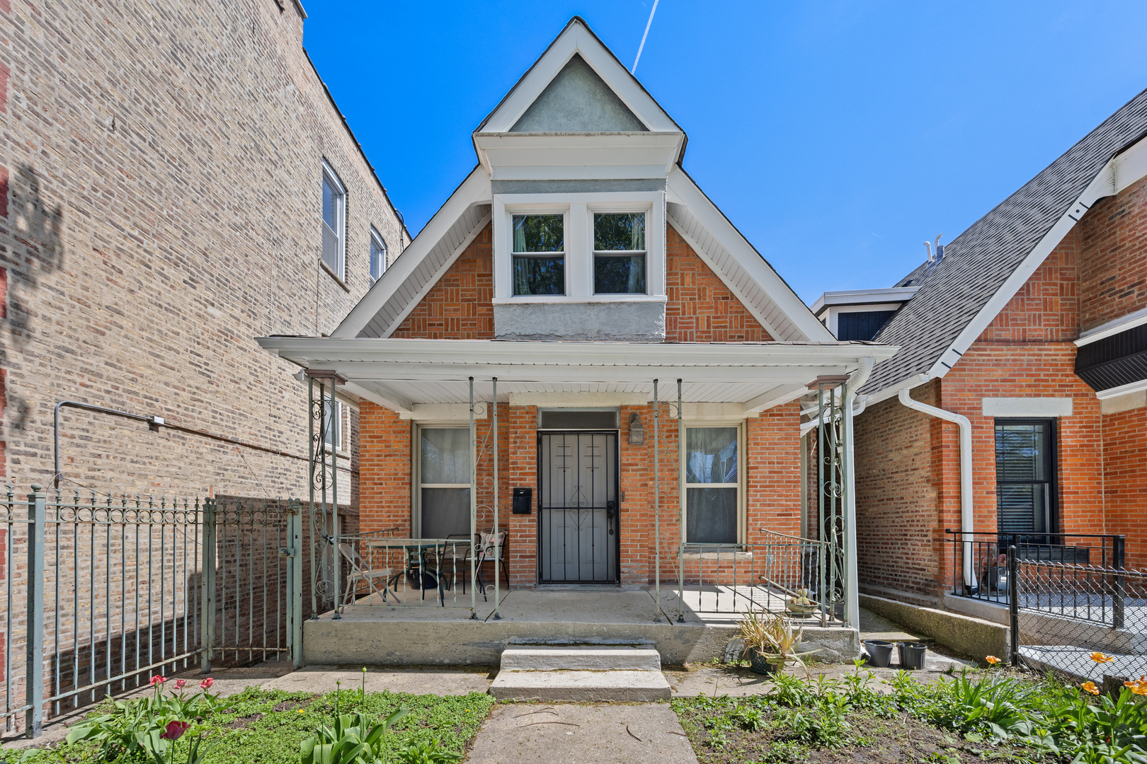 1023 S Claremont Street, Chicago, IL