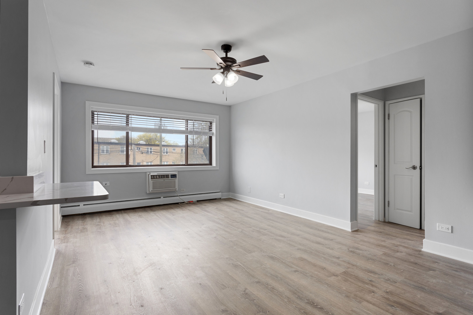 6826 N Ridge Boulevard #202, Chicago, IL