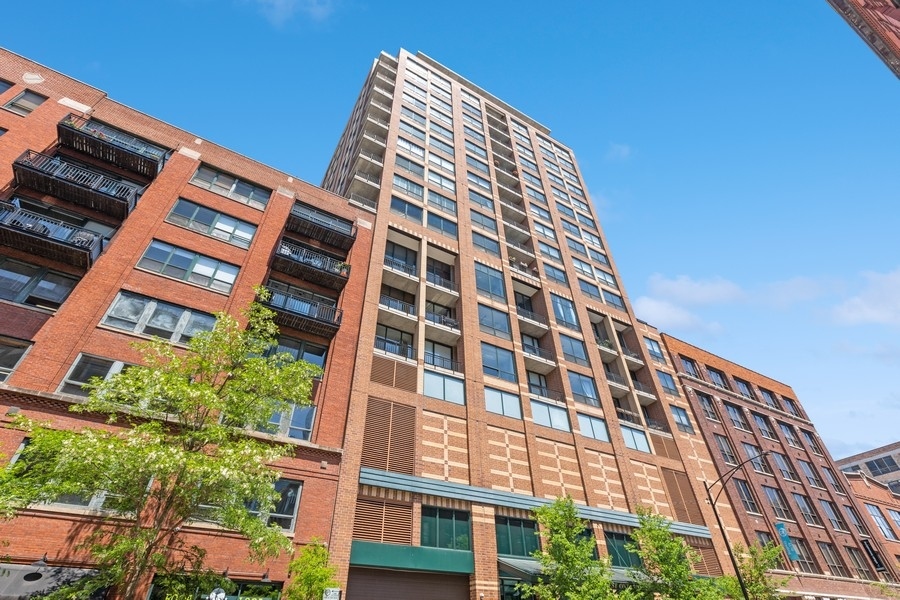 400 W Ontario Street #608, Chicago, IL