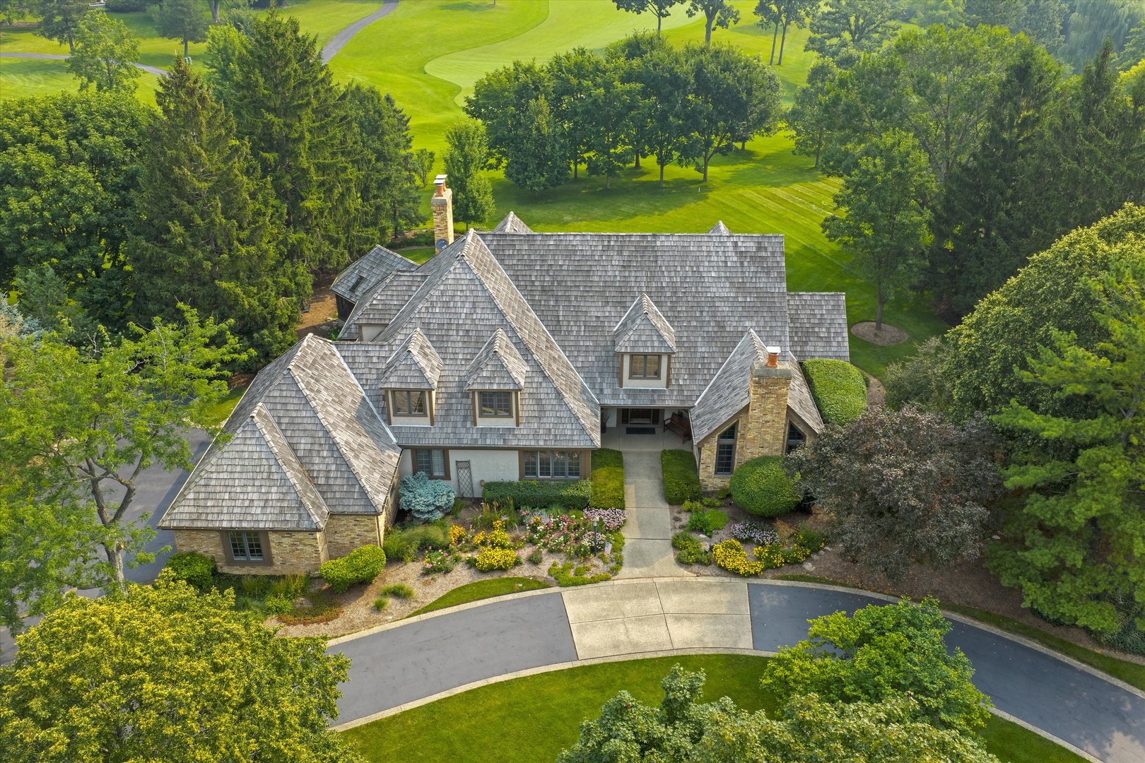 18 S Wynstone Drive, North Barrington, IL