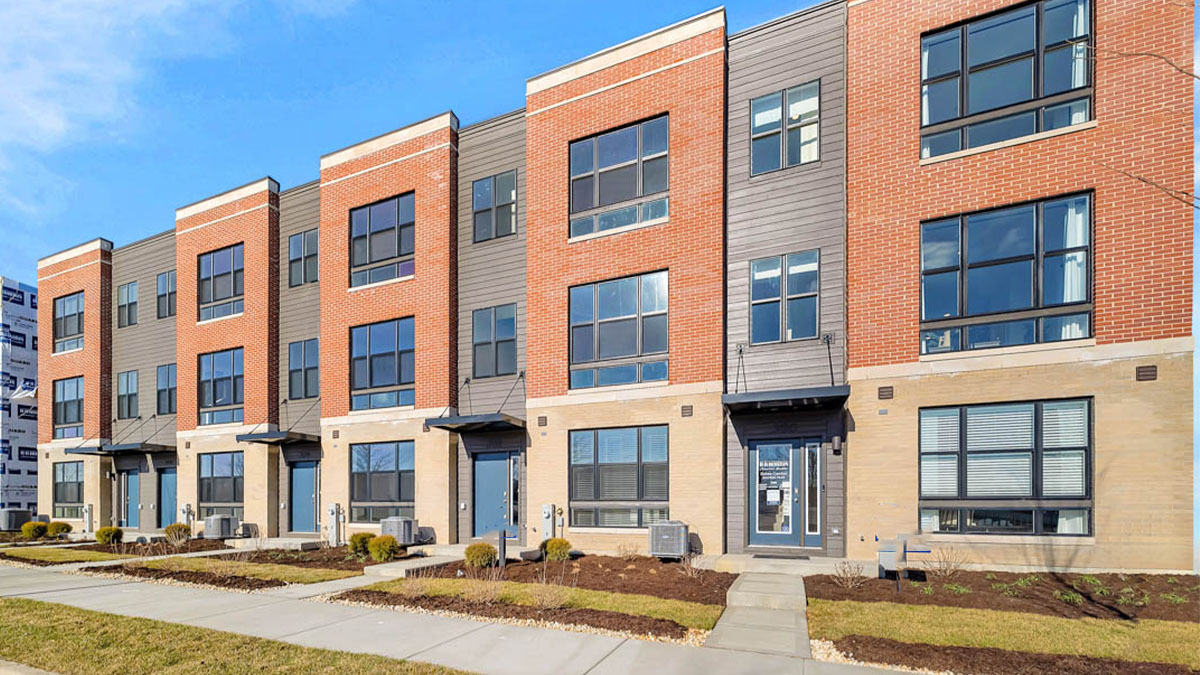 384 Summit Circle, Lombard, IL