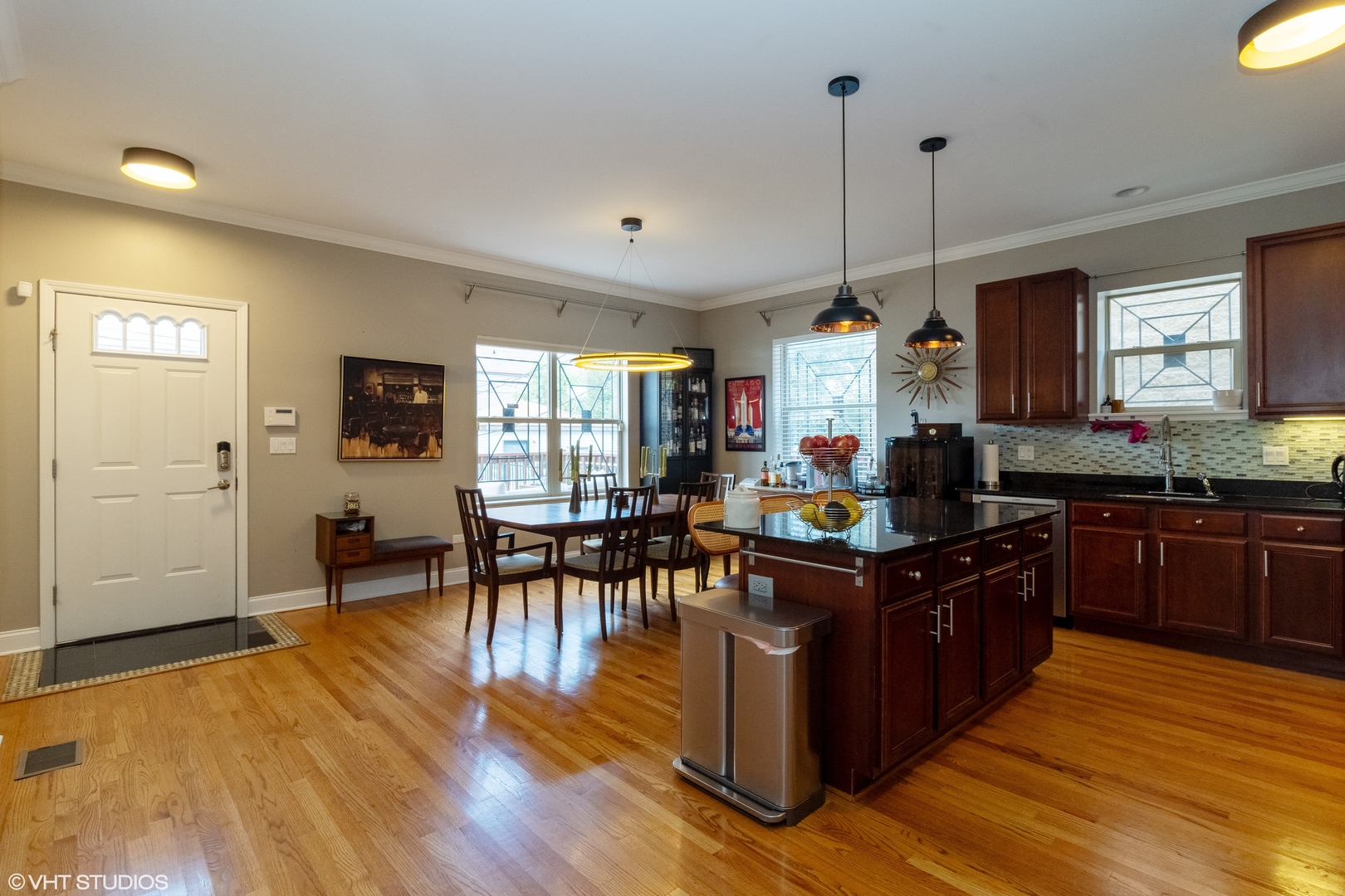 2042 W Warren Boulevard, Chicago, IL